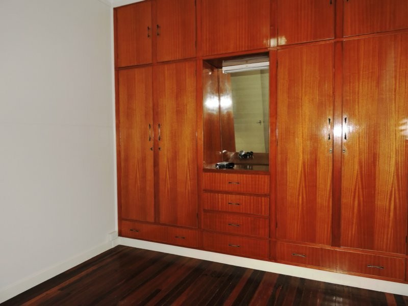 27 Grove Street, Albion QLD 4010