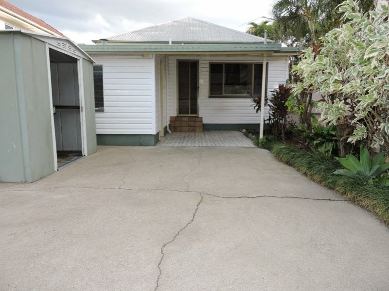 27 Grove Street, Albion QLD 4010