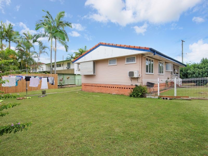 16 Victor Street, Stafford QLD 4053