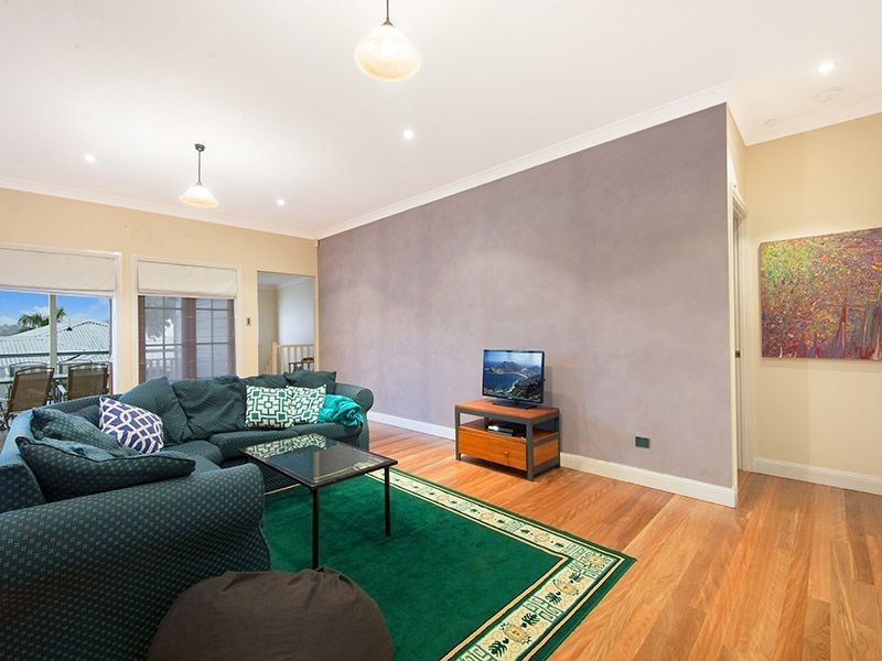 8 Hooker Street, Windsor QLD 4030