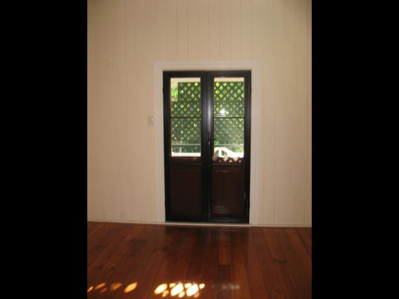 70 Swan Terrace, Windsor QLD 4030