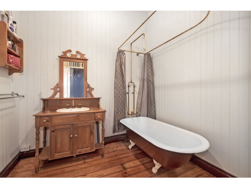 111 Dickson Street, Wooloowin QLD 4030