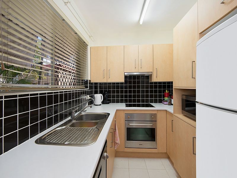 2/34 York Street, Coorparoo QLD 4151