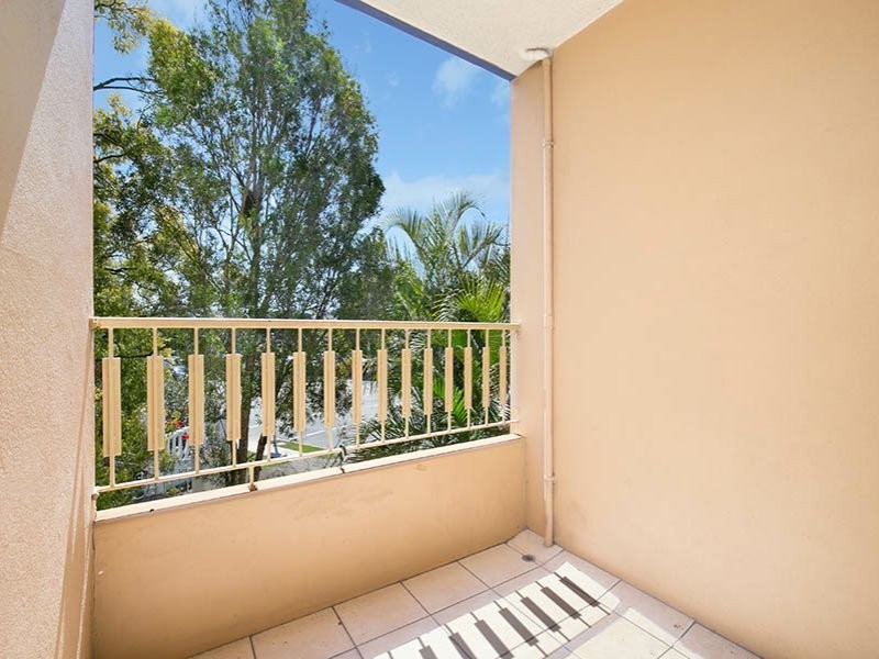 1/102 Kedron Park Road, Wooloowin QLD 4030