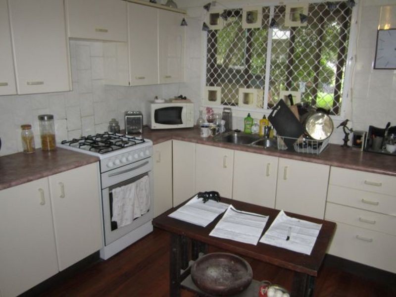 11 Gilbert Road, Windsor QLD 4030