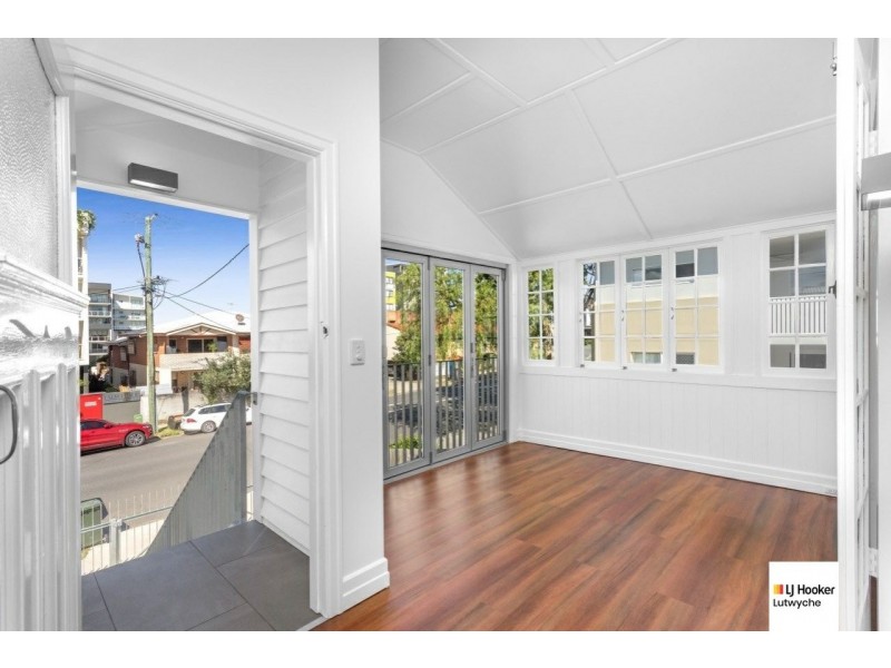 10 Norman Street, Wooloowin QLD 4030