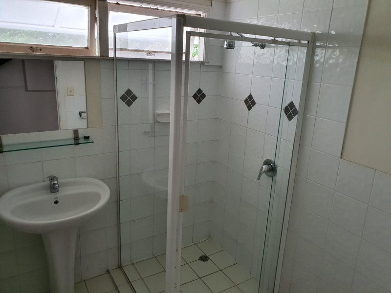 2/160 Fifth Avenue, Windsor QLD 4030