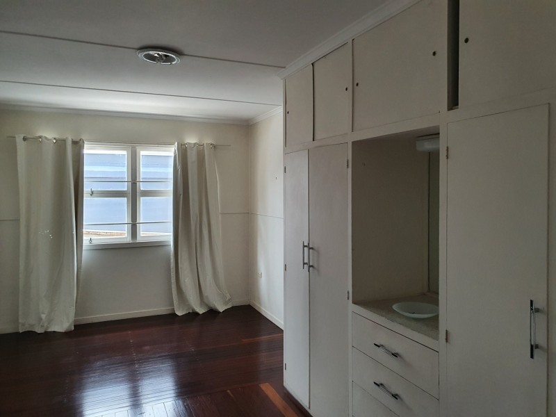 2/160 Fifth Avenue, Windsor QLD 4030