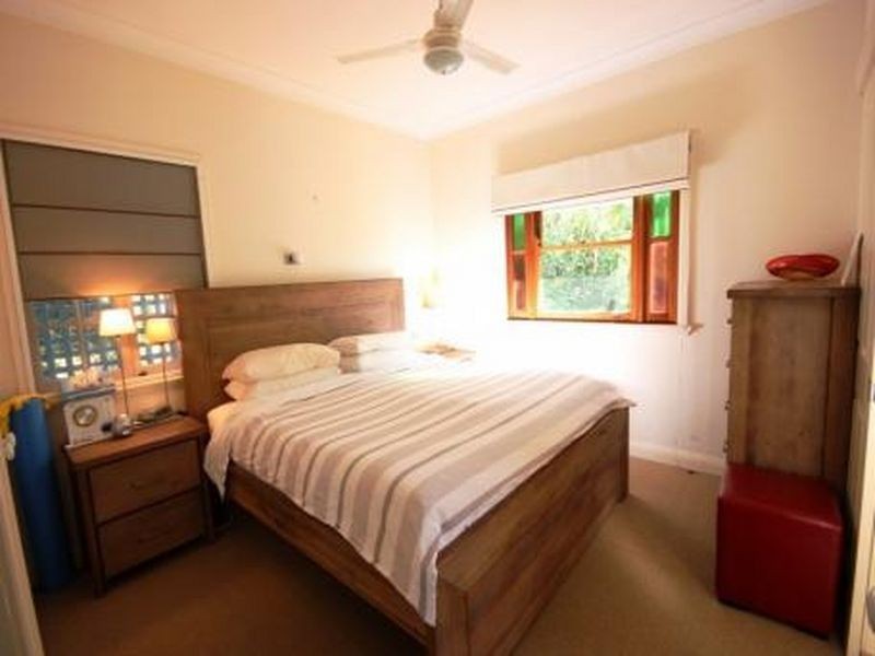 8 Hooker Street, Windsor QLD 4030