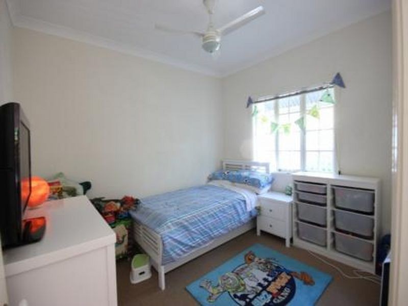 8 Hooker Street, Windsor QLD 4030