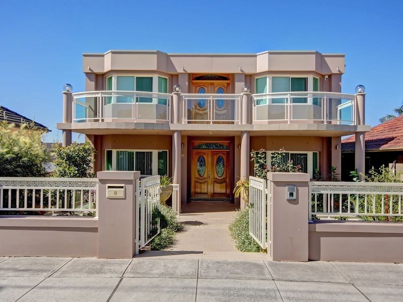 8 Carlton Crescent, Kogarah Bay NSW 2217
