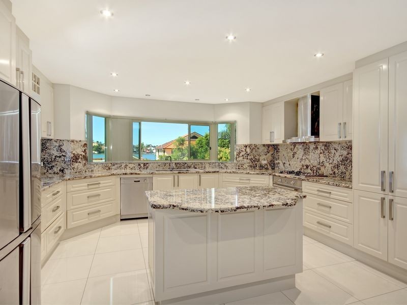 8 Carlton Crescent, Kogarah Bay NSW 2217