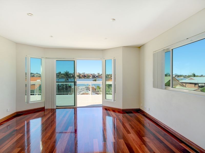 8 Carlton Crescent, Kogarah Bay NSW 2217