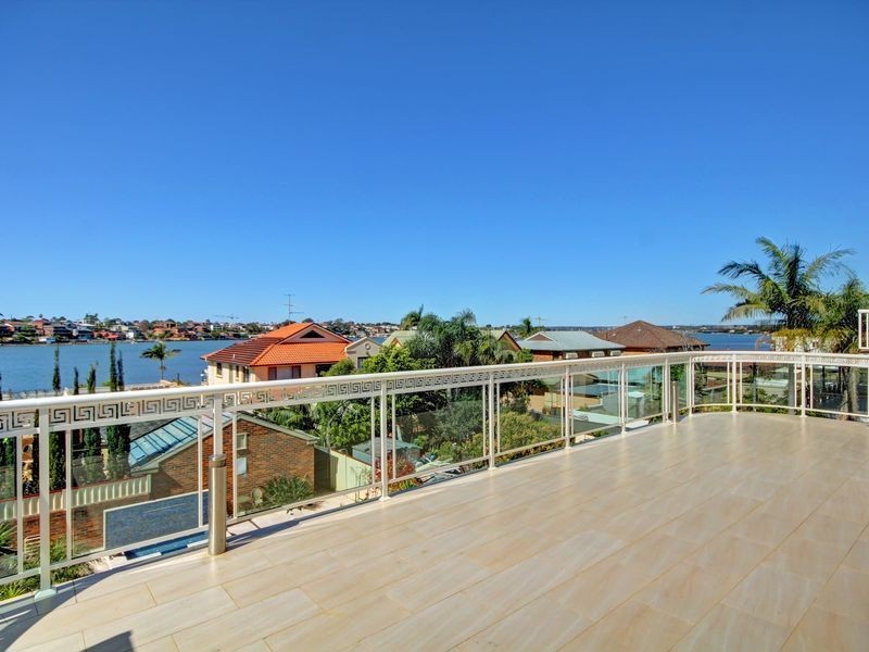 8 Carlton Crescent, Kogarah Bay NSW 2217