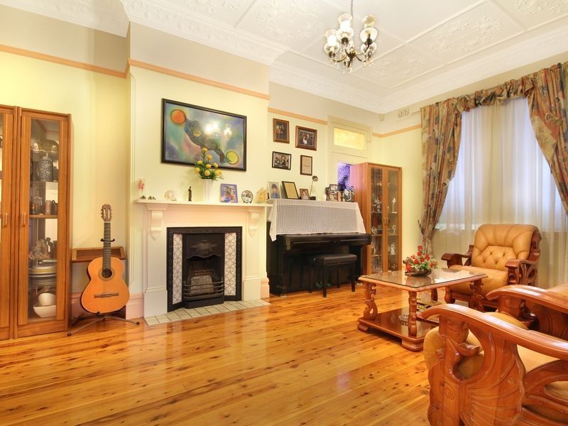 111 Gloucester Road, Hurstville NSW 2220