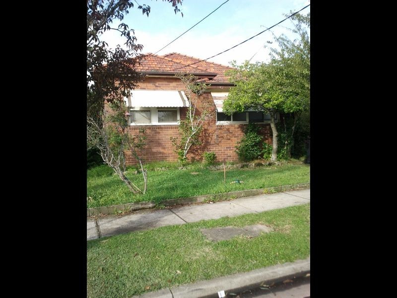 2 Jordan Ave, Beverly Hills NSW 2209