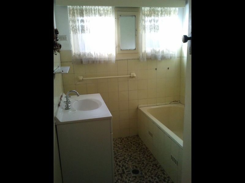 2 Jordan Ave, Beverly Hills NSW 2209