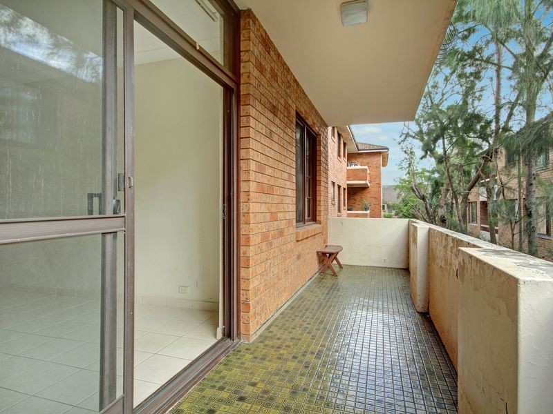 2/71 Woniora Road, Hurstville NSW 2220