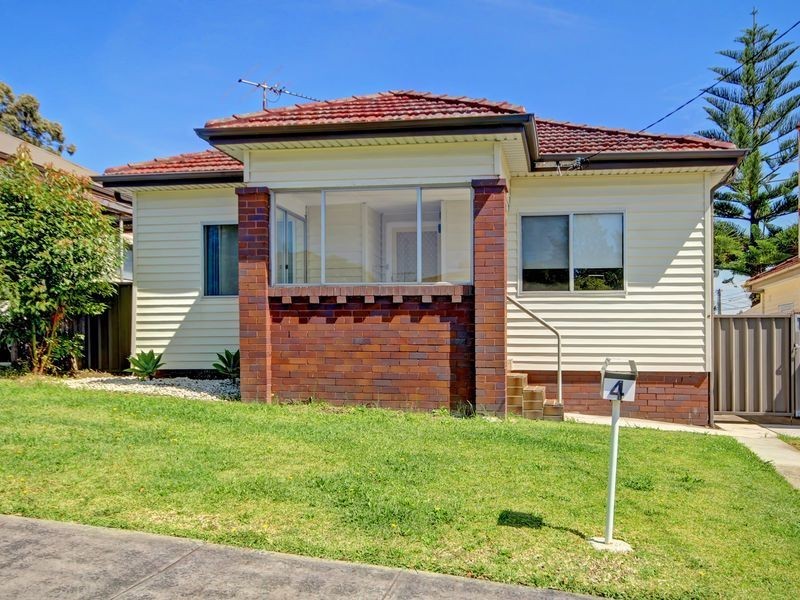 4 George Street, Penshurst NSW 2222