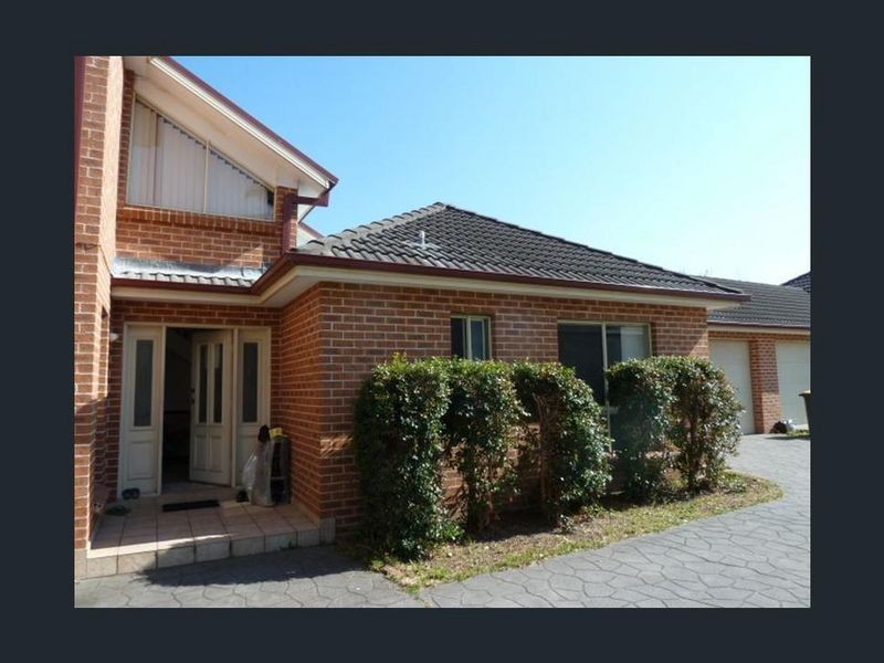 52A Clarendon Road, Peakhurst NSW 2210