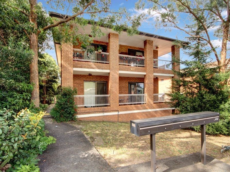 2/10 Hillcrest Avenue, Hurstville NSW 2220