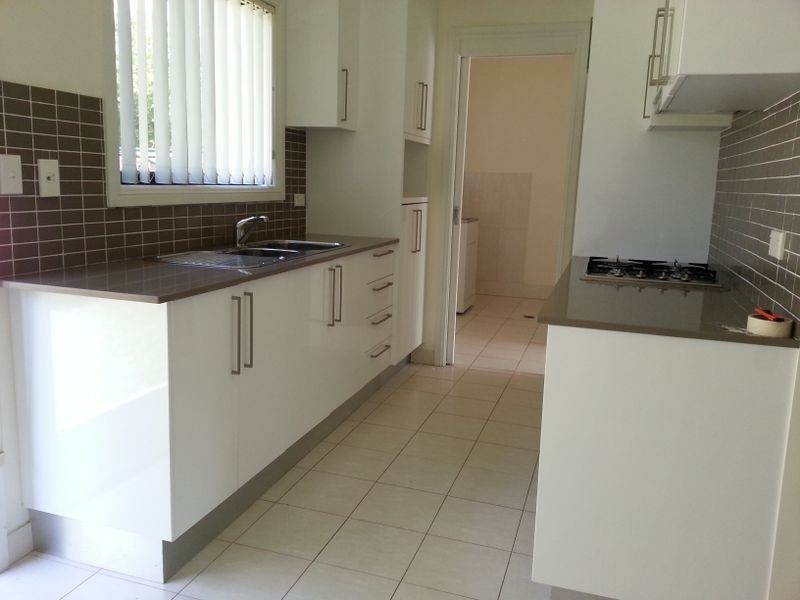 4/50 Clarendon Road, Peakhurst NSW 2210