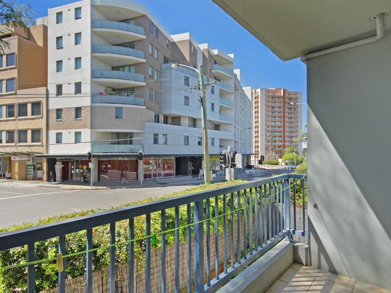 8/49 Woniora Road, Hurstville NSW 2220