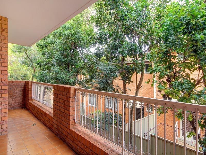 2/10 Hillcrest Avenue, Hurstville NSW 2220