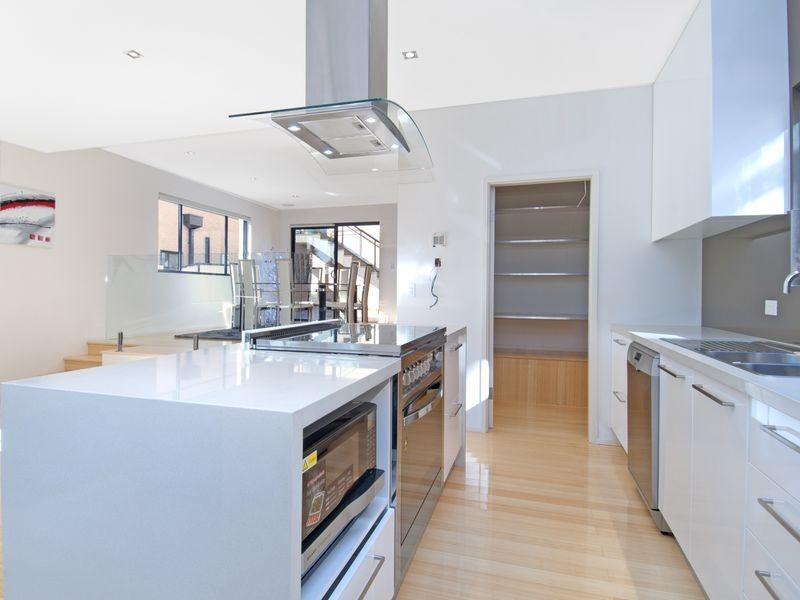 1/8 Charm Place, Peakhurst NSW 2210