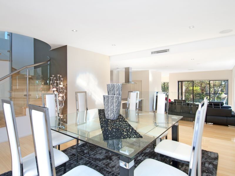 1/8 Charm Place, Peakhurst NSW 2210