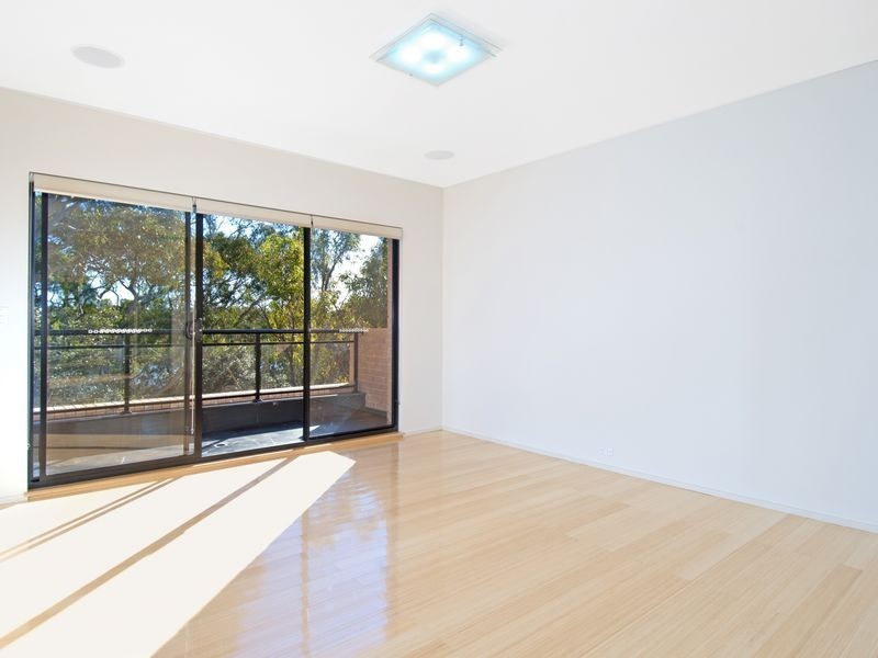 1/8 Charm Place, Peakhurst NSW 2210