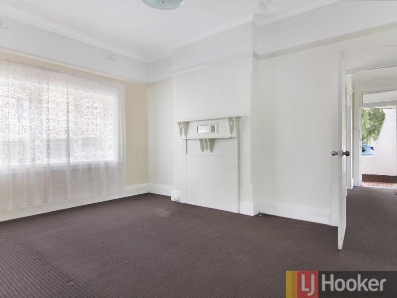 8 Medway Street, Bexley NSW 2207