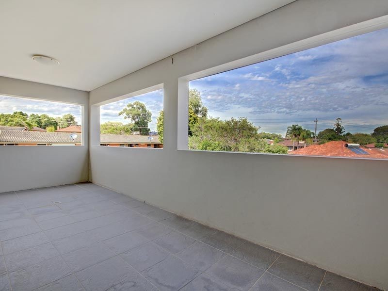 37 Jacques Avenue, Peakhurst NSW 2210