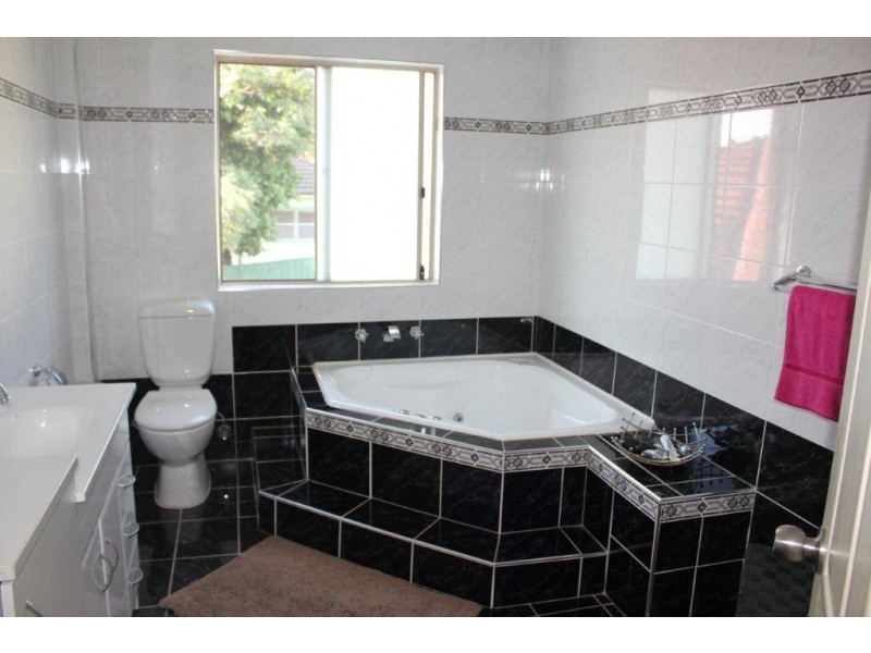 38A Mavis Avenue, Peakhurst NSW 2210