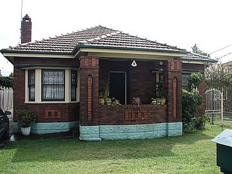 8 Frederick Street, Beverly Hills NSW 2209