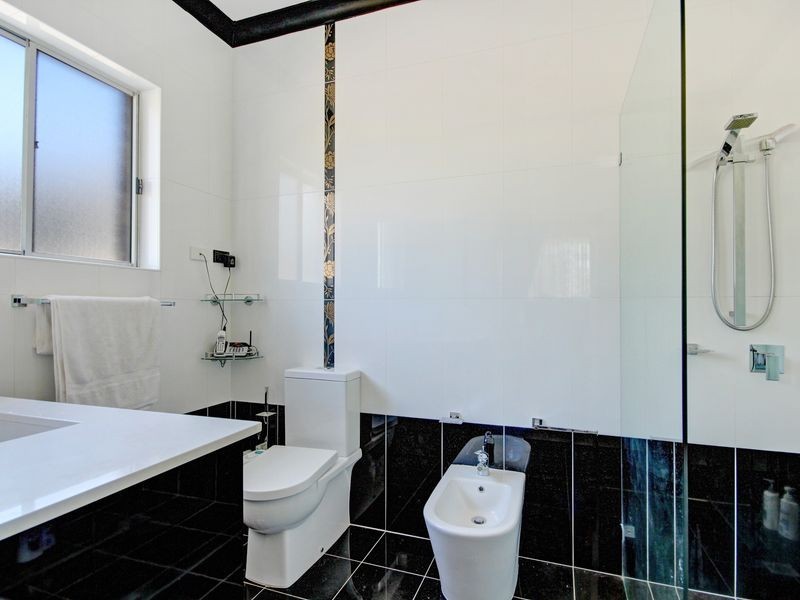 9 Clarendon Road, Peakhurst NSW 2210