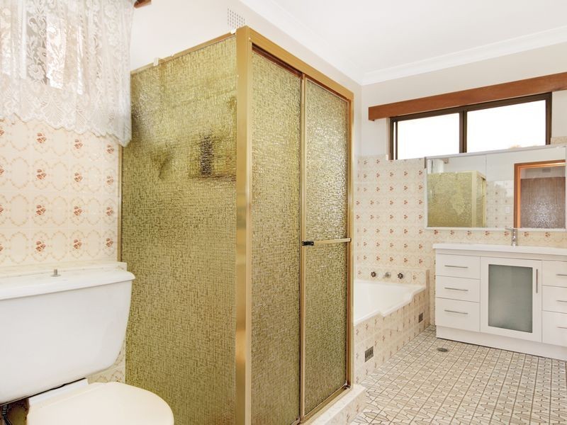 15 Burraneer Close, Allawah NSW 2218