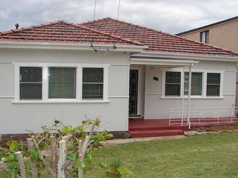 6 Berring Avenue, Roselands NSW 2196