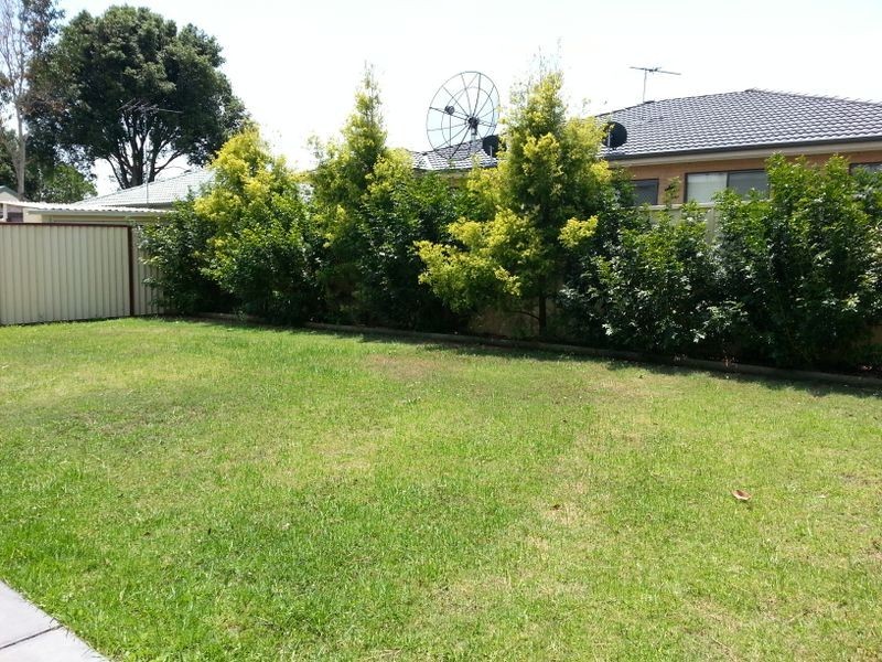 4/50 Clarendon Road, Peakhurst NSW 2210