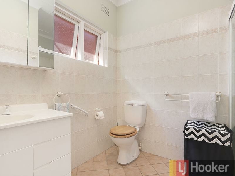 28 Bungalow Road, Peakhurst NSW 2210