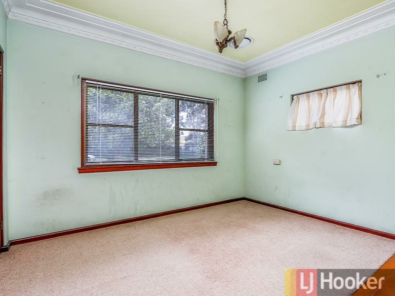 5 Ecole Street, Carlton NSW 2218