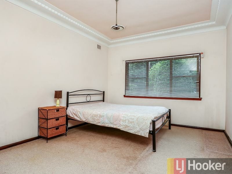 5 Ecole Street, Carlton NSW 2218