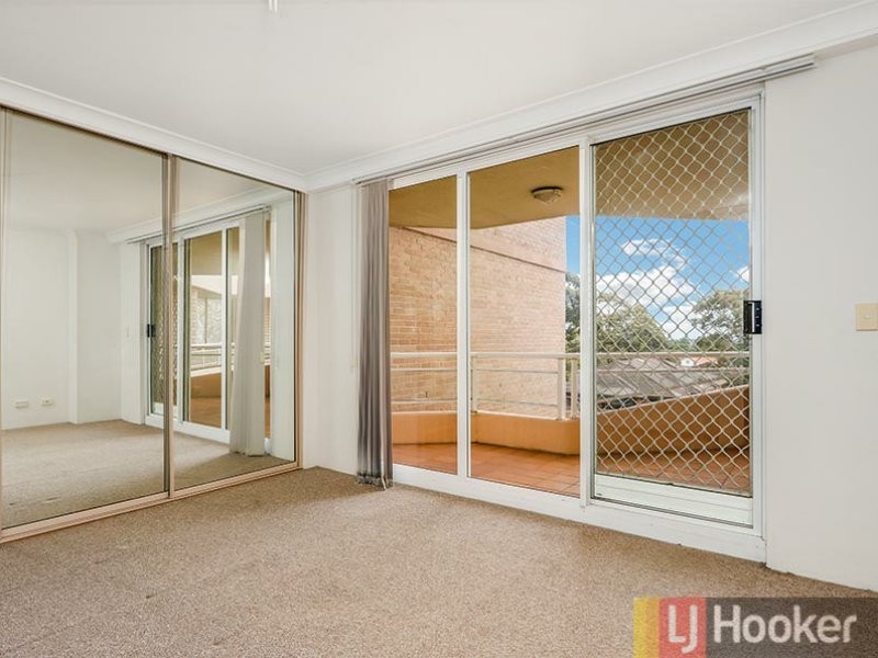 18/11 Bond Street, Hurstville NSW 2220