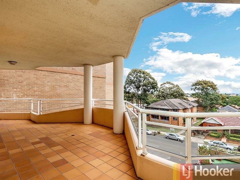 18/11 Bond Street, Hurstville NSW 2220