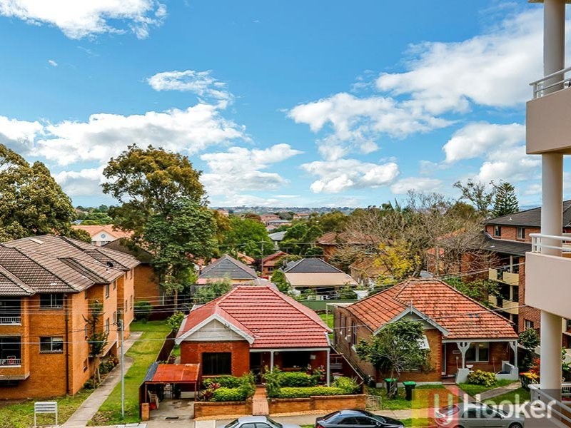 18/11 Bond Street, Hurstville NSW 2220