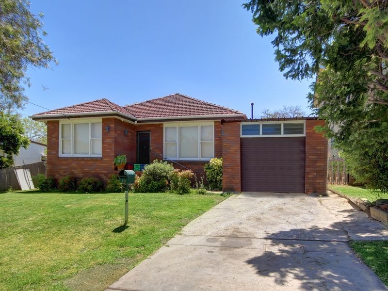13 Wattle Street, Peakhurst NSW 2210