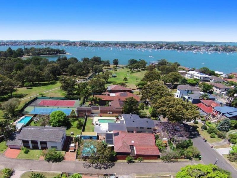 20 Torrens Street, Blakehurst NSW 2221