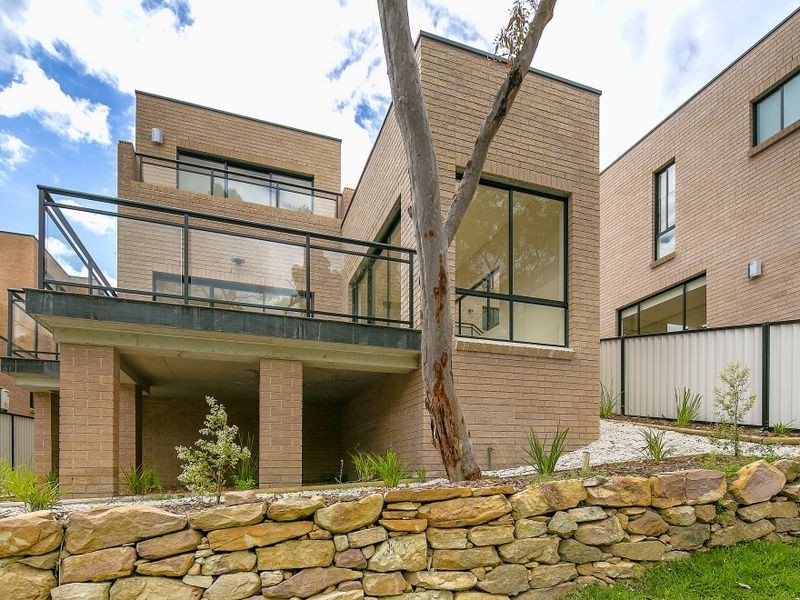 3/8 Charm Place, Peakhurst NSW 2210