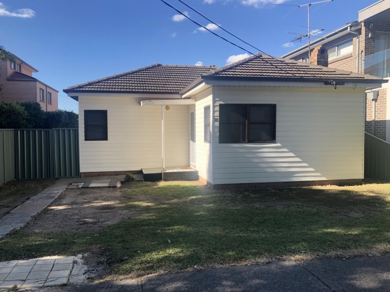 32 Hampden Street, Beverly Hills NSW 2209