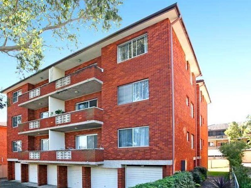 8/22 High Street, Carlton NSW 2218